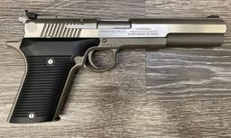 SCARCE AMT AUTOMAG III .30 CARBINE SEMI-AUTO PISTOL