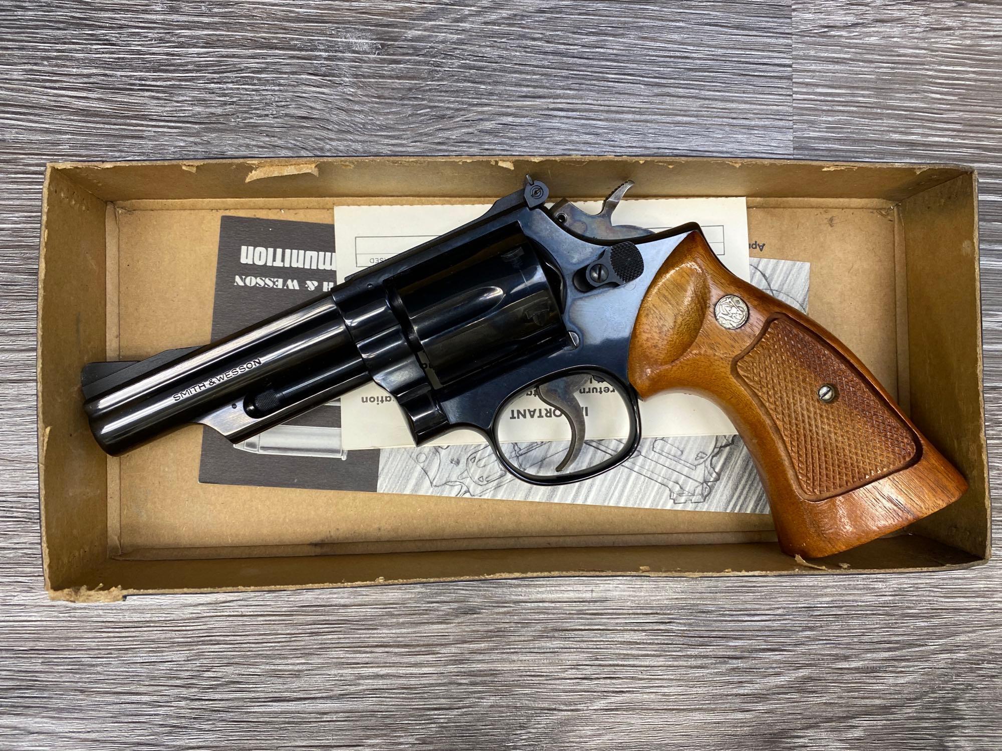 SMITH & WESSON MODEL 19-3 DA .357 MAGNUM CAL. REVOLVER W/FACTORY BOX