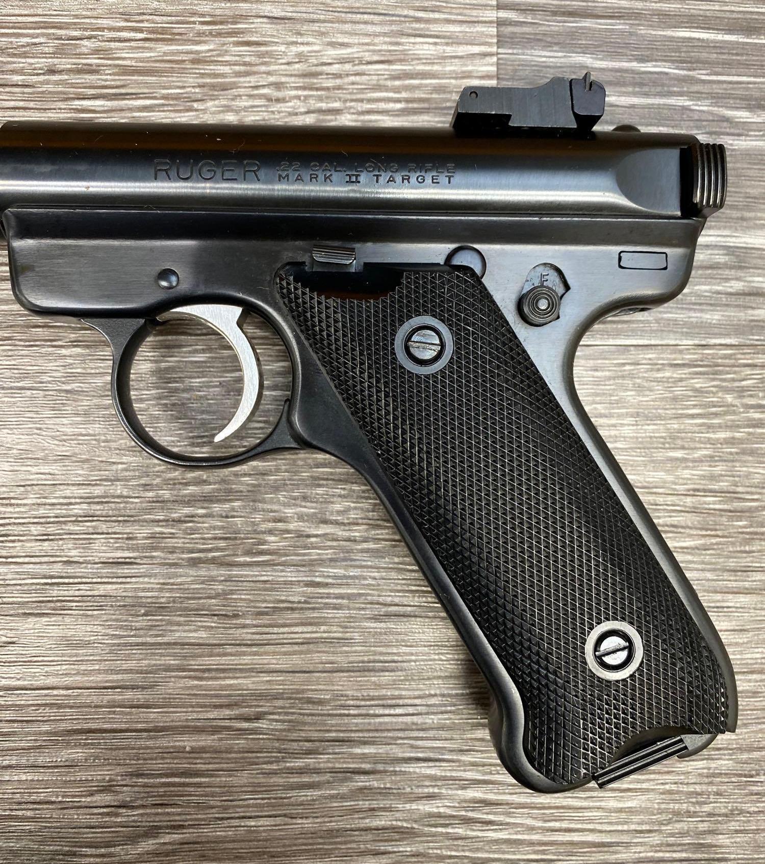 BOXED RUGER MARK II TARGET SEMI-AUTO PISTOL WITH 10" BULL BARREL