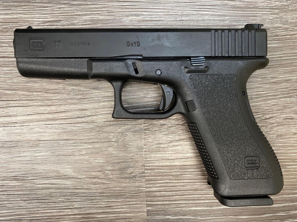 GLOCK GEN 2 MODEL 17 SEMI-AUTO PISTOL 9MM w/CASE