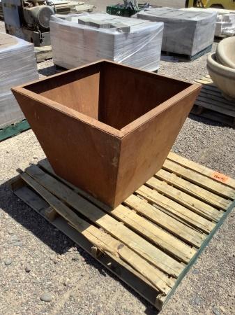 STEEL PLANTER