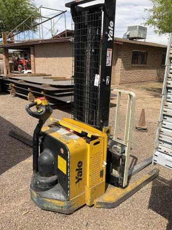 YALE 3,800LBS CAPACITY ELECTRIC FORKLIFT