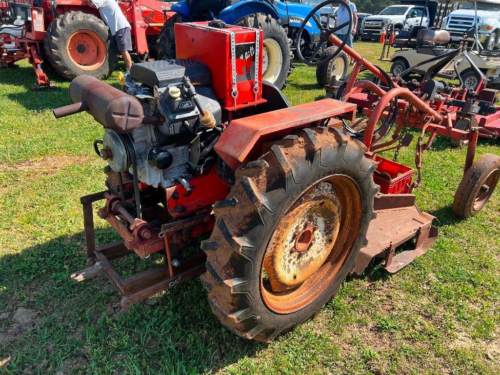 ALLIS CHALMERS G TRACTOR (RUNS & DRIVES)