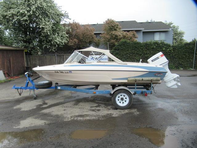 GLASTRON V-152 FUTURA 15' FIBERGLASS BOAT