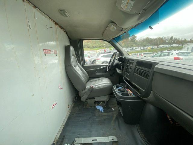 2004 GMC COMMERCIAL VANS G3