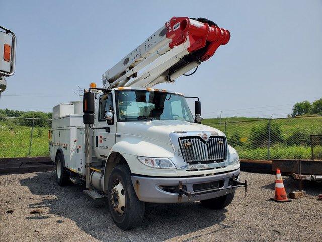 2015 International INTERN DURASTAR 4000 SERIES STRAIGHT ALTEC BUCKET