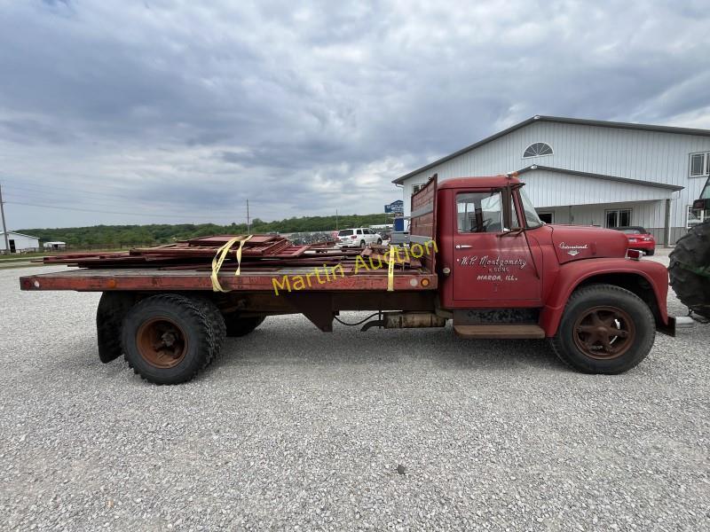 1967 International Grain Box Truck VUT