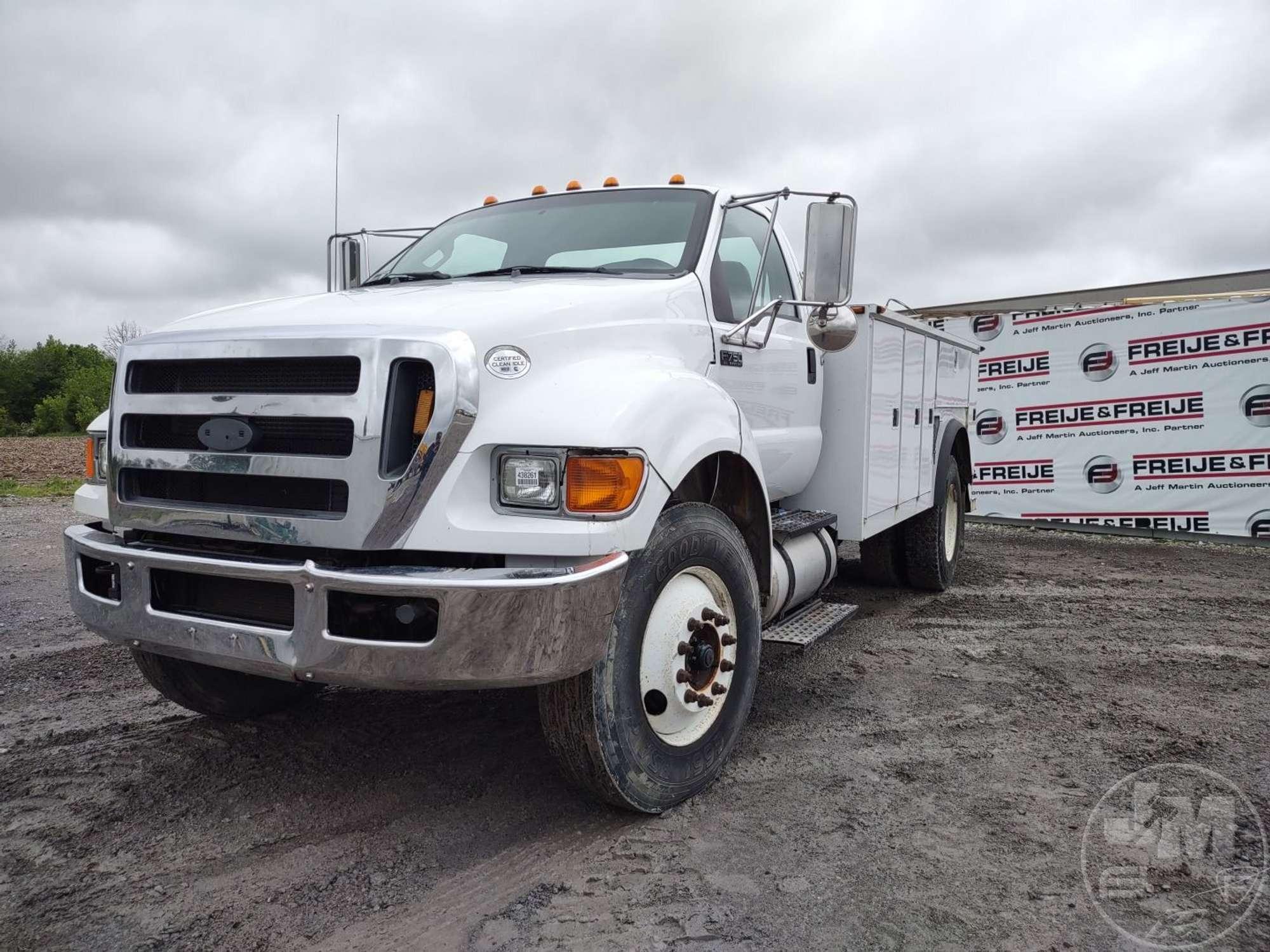 2015 FORD F-750 XL S/A UTILITY TRUCK VIN: 3FRXF7FJ0FV744688