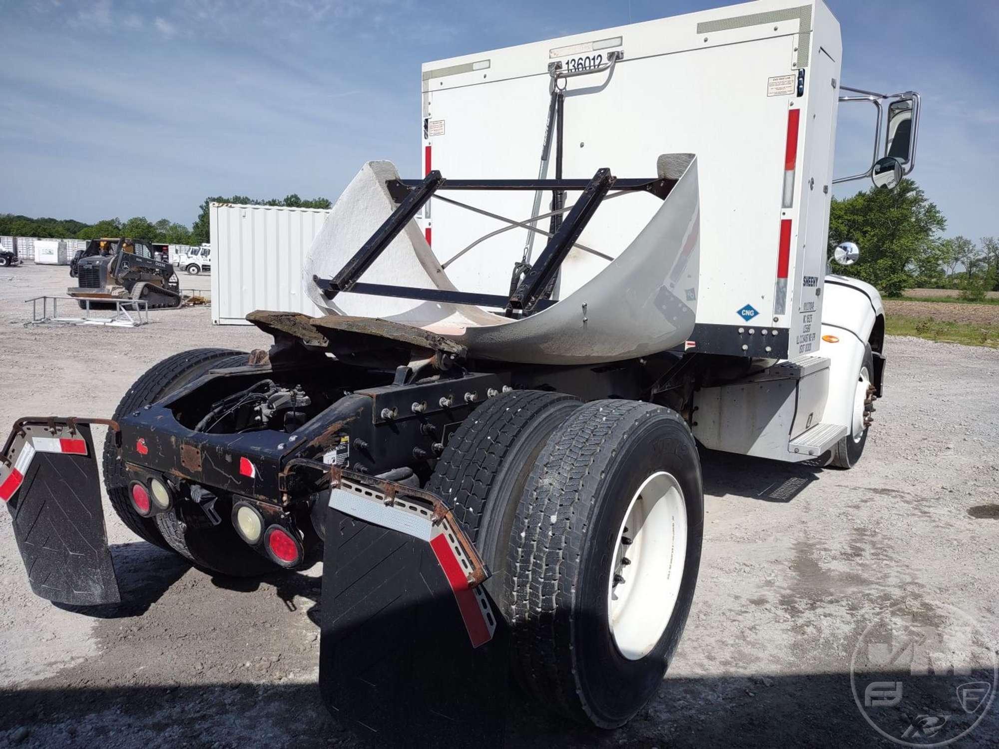 2013 PETERBILT 384 SINGLE AXLE DAY CAB TRUCK TRACTOR 1NPVA28X1DD189328