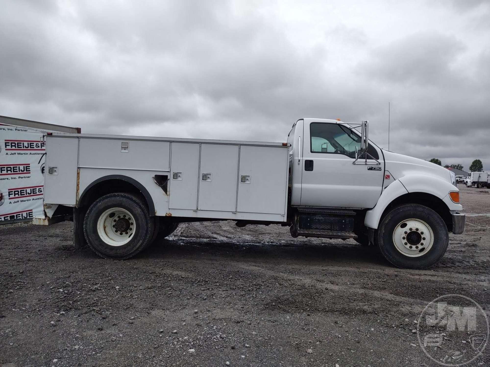 2015 FORD F-750 XL S/A UTILITY TRUCK VIN: 3FRXF7FJ0FV744688