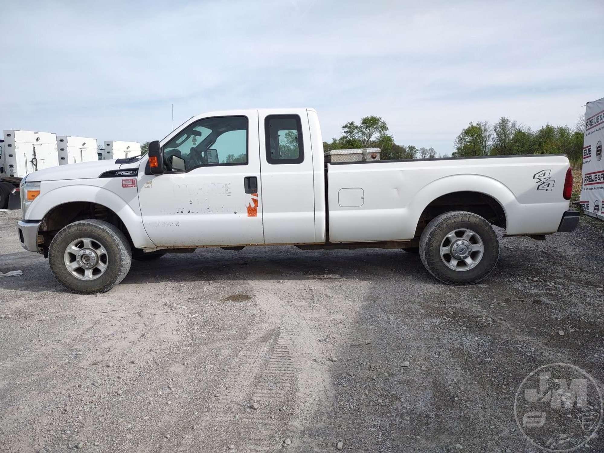 2016 FORD F-250 EXTENDED CAB 4X4 PICKUP VIN: 1FT7X2B63GEC85264