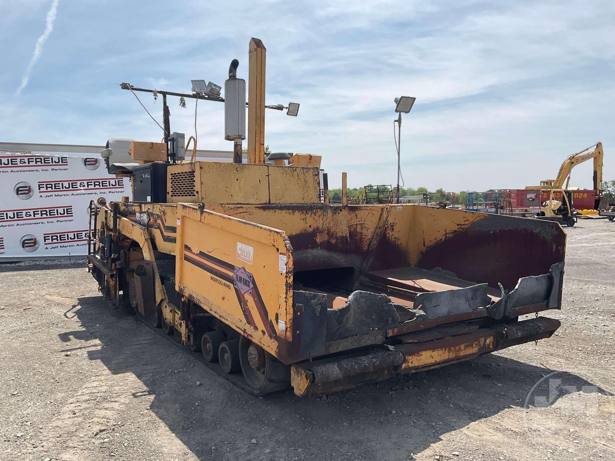 BLAW KNOX PF-5510 CRAWLER ASPHALT PAVER CRAWLER ASPHALT PAVER SN: 551012-04