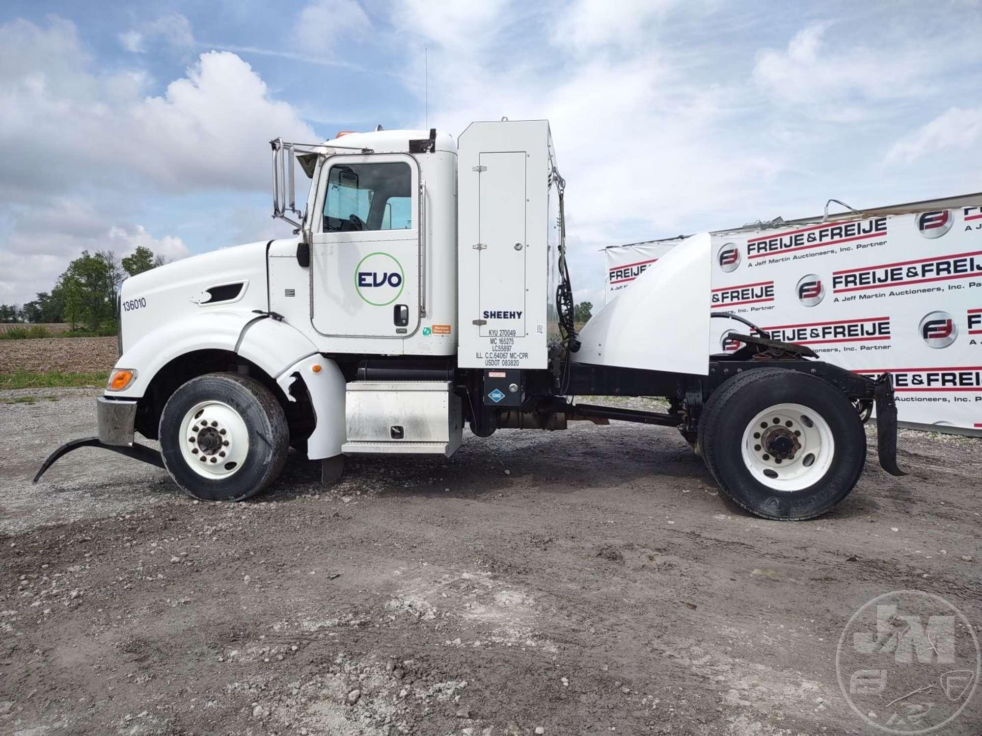 2013 PETERBILT 384 SINGLE AXLE DAY CAB TRUCK TRACTOR 1NPVA28X7DD189334