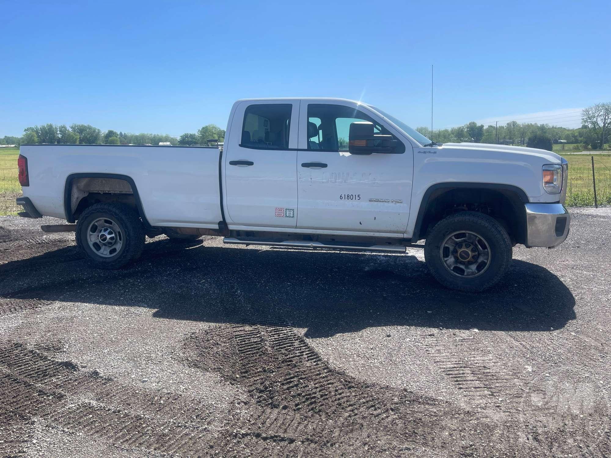 2018 GMC SIERRA CREW CAB 4X4 PICKUP VIN: 1GT22REG7JZ172021