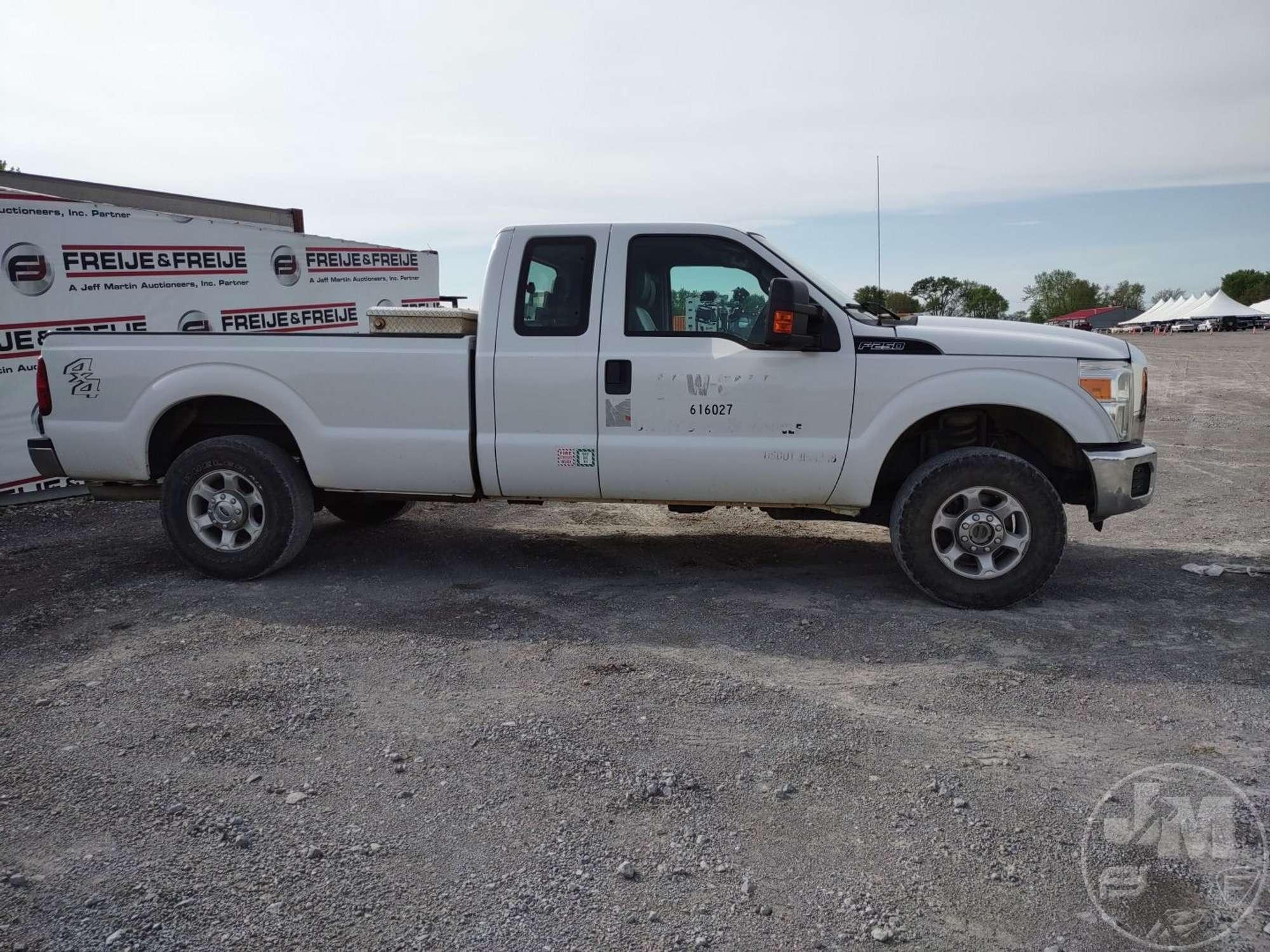 2016 FORD F-250 EXTENDED CAB 4X4 PICKUP VIN: 1FT7X2B63GEC85264