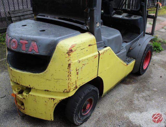 TOYOTA Diesel Forklift with 10.5-ft forks