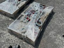 FLAT PALLET OF SHACKLES