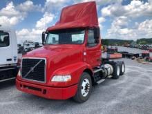 2017 VOLVO VNM TANDEM AXLE TRUCK TRACTOR