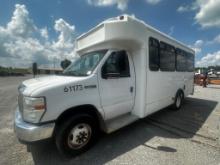 2015 E-450 8 PASSENGER VAN