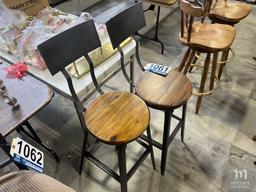 2 Barstools