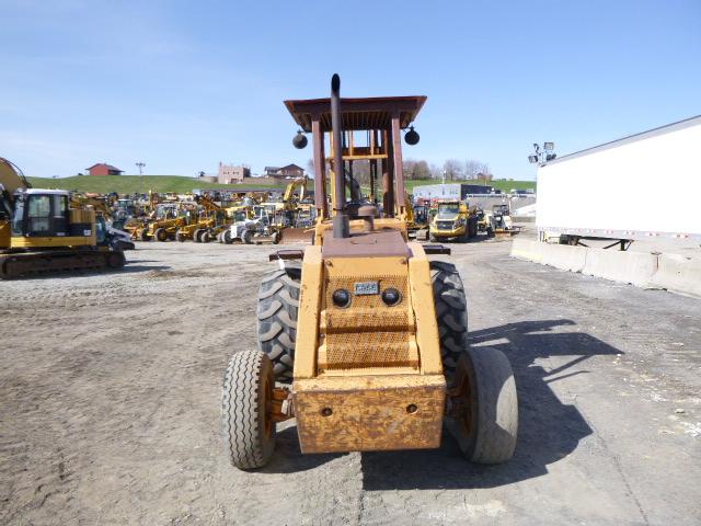 Case 586E Forklift (QEA 4143)