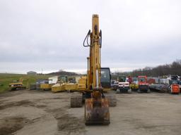 01 John Deere 200CLC Excavator (QEA 9228)