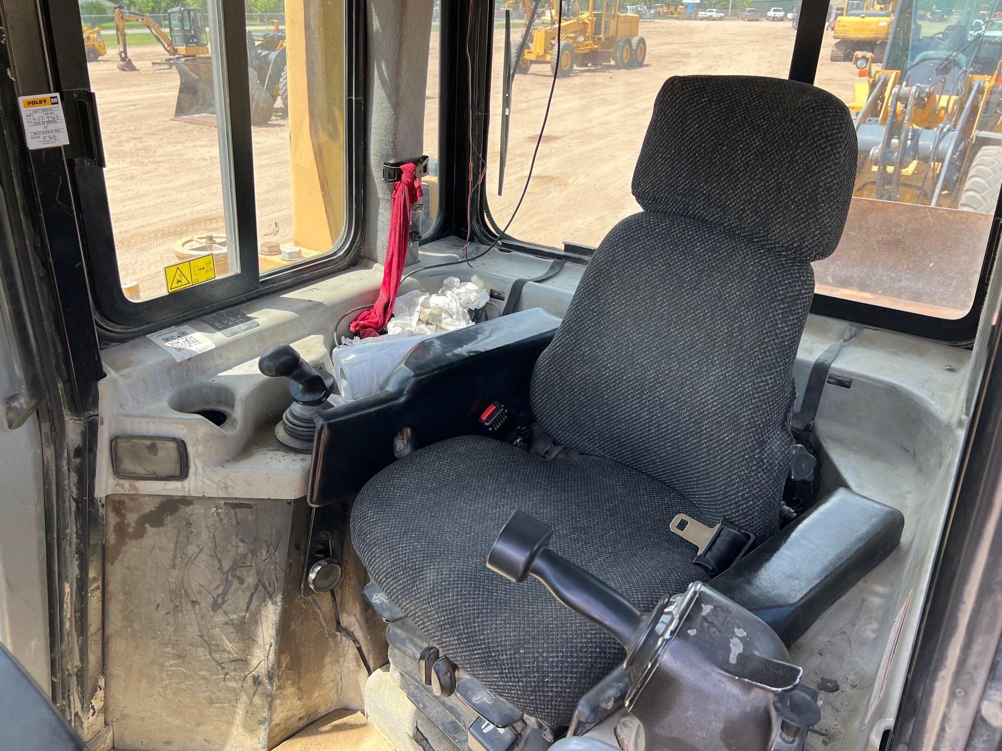 2004 CATERPILLAR D6R LGP HI-TRACK CRAWLER DOZER