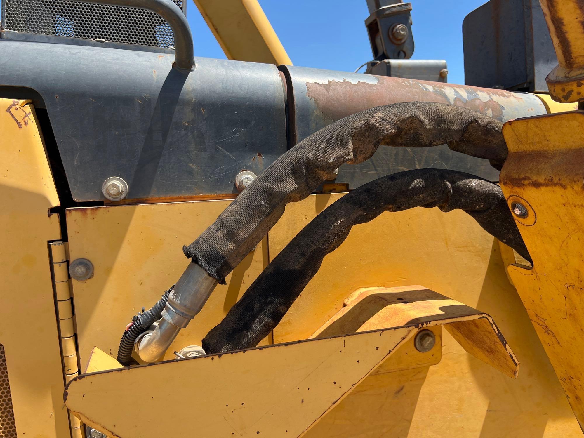 2001 JOHN DEERE 750C LT CRAWLER DOZER