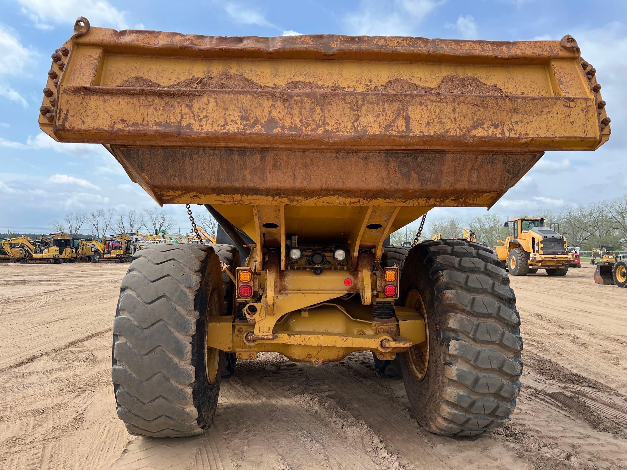 2015 CATERPILLAR 725C 6X6 OFF ROAD DUMP TRUCK