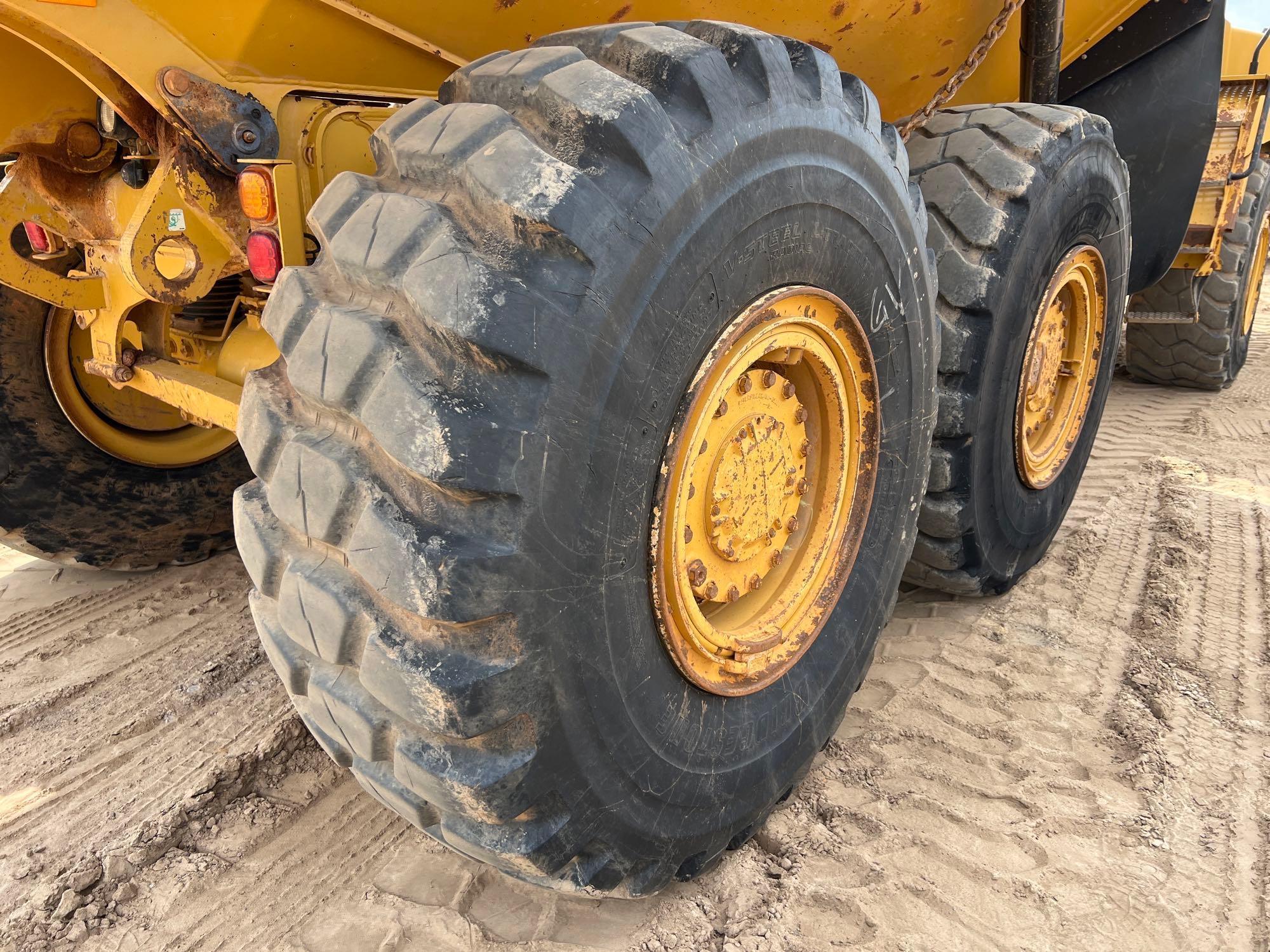 2015 CATERPILLAR 725C 6X6 OFF ROAD DUMP TRUCK