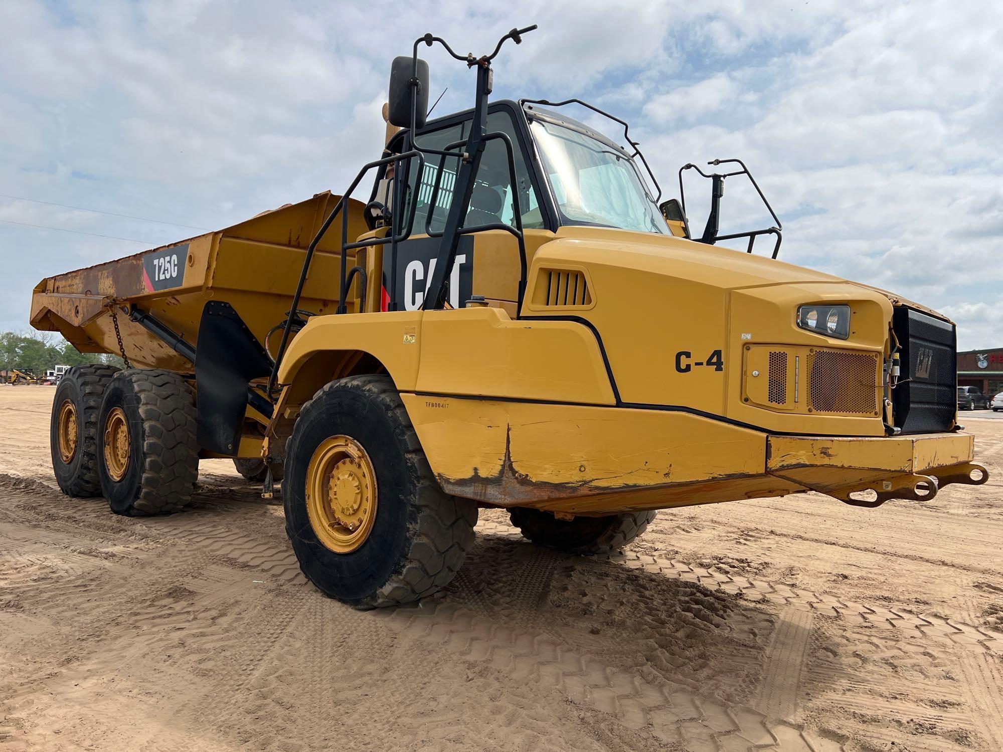 2015 CATERPILLAR 725C 6X6 OFF ROAD DUMP TRUCK