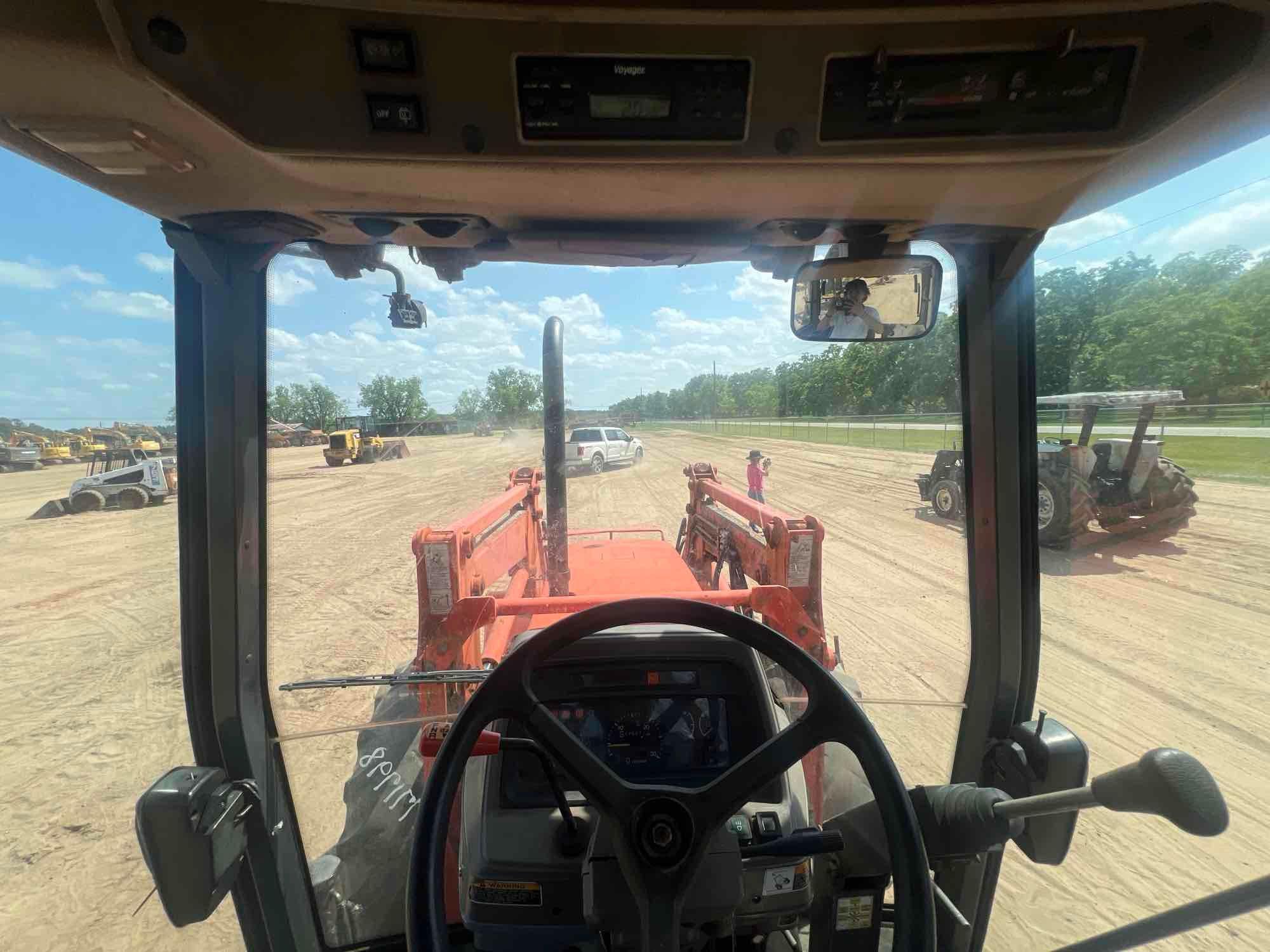 KUBOTA M110D TRACTOR