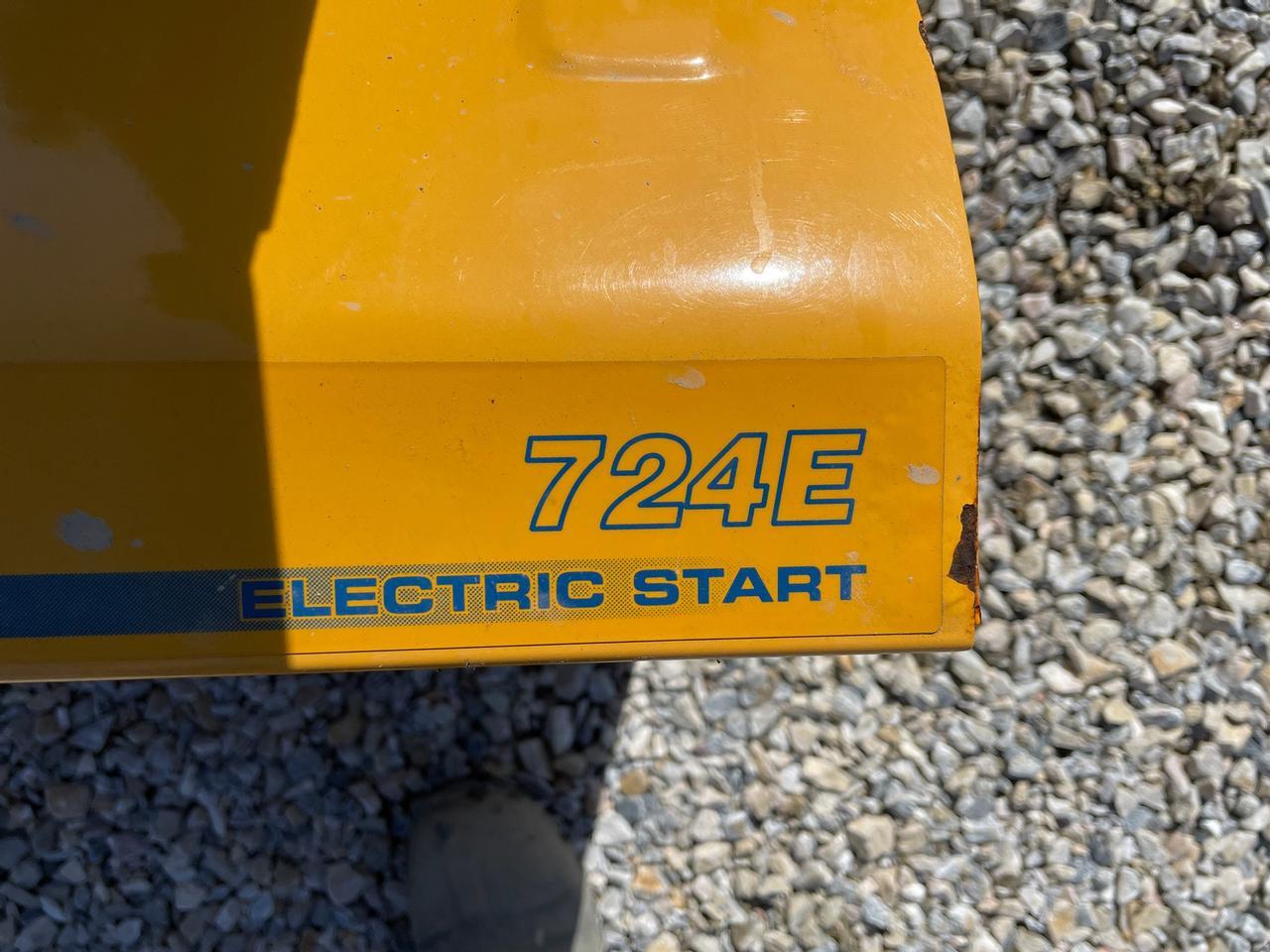 Cub Cadet 724E Snowblower