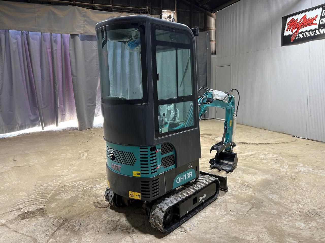 AGROTK QH13R Mini Excavator