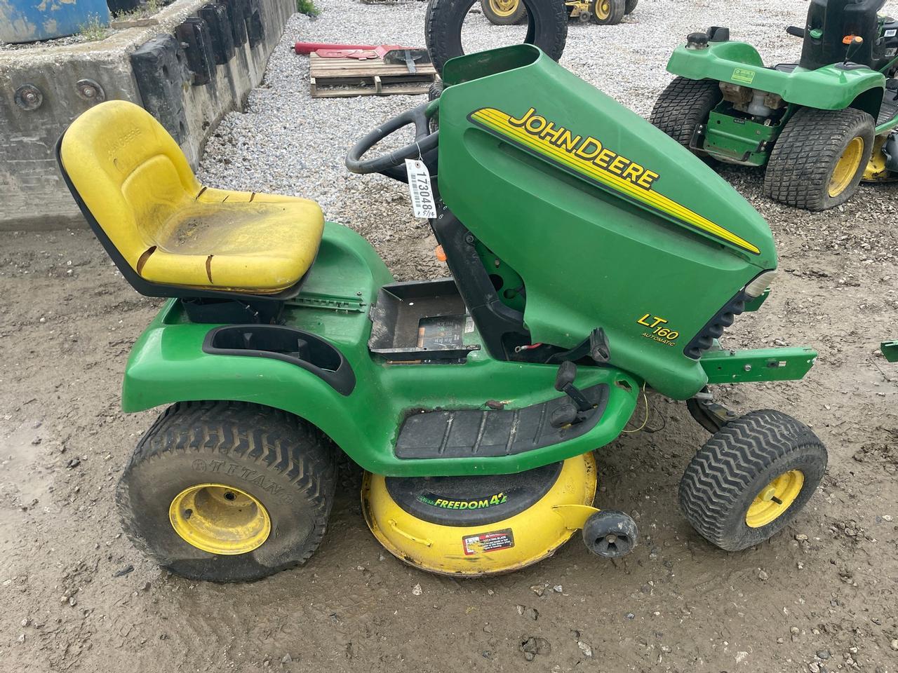 John Deere LT160 Lawn Mower