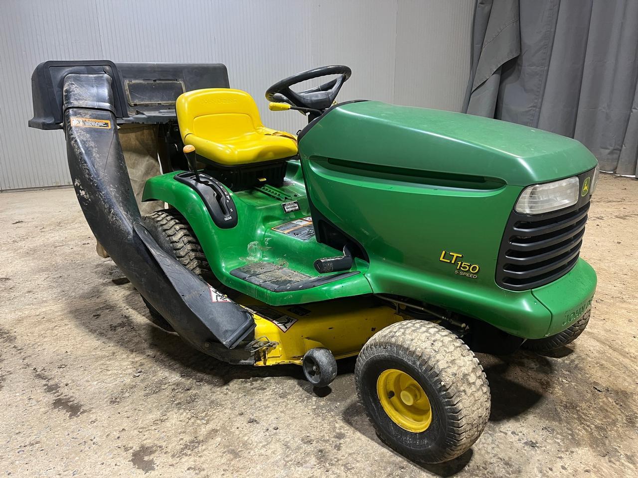 John Deere LT150 Lawn Tractor