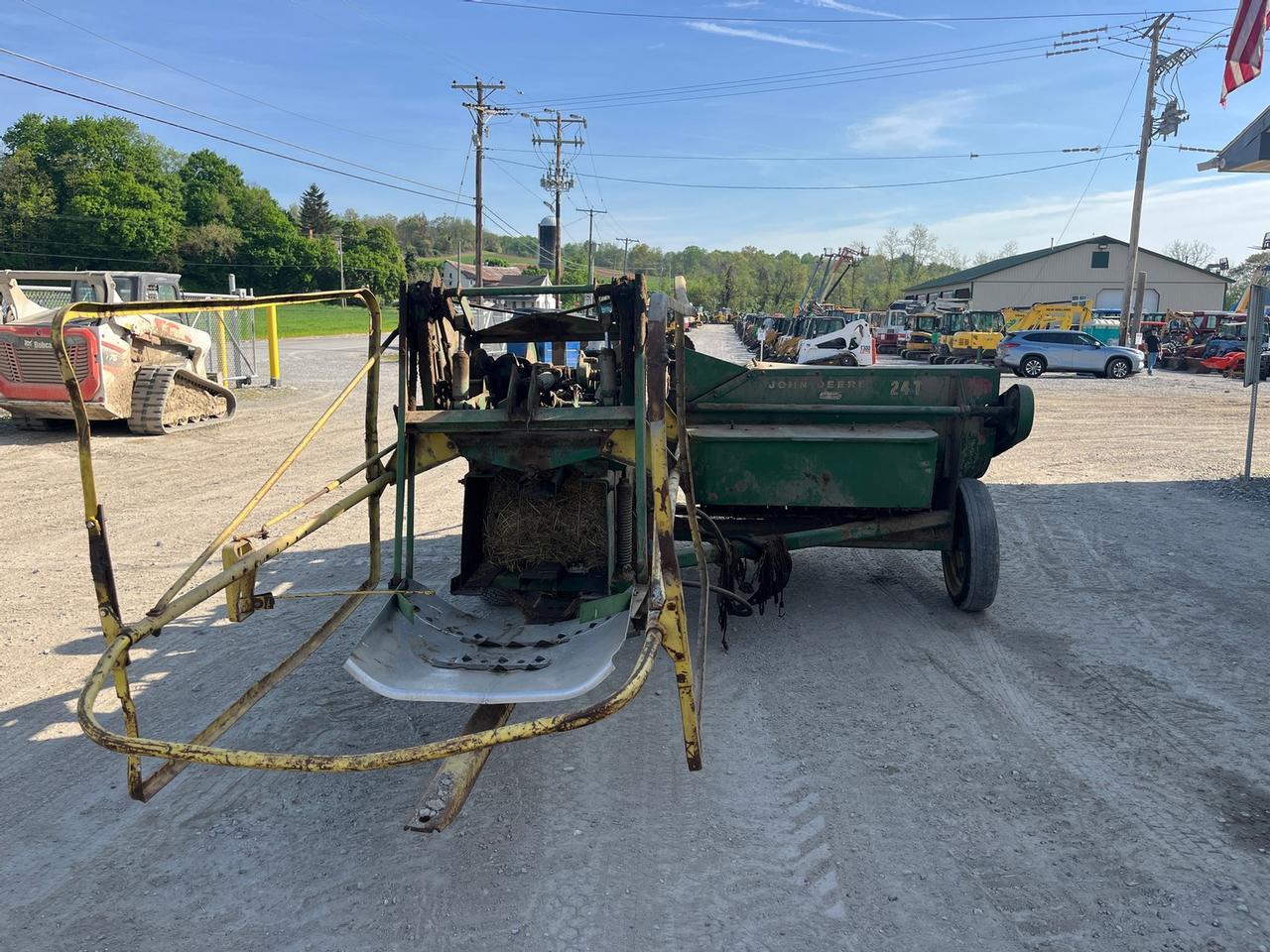 John Deere 24T Square Baler