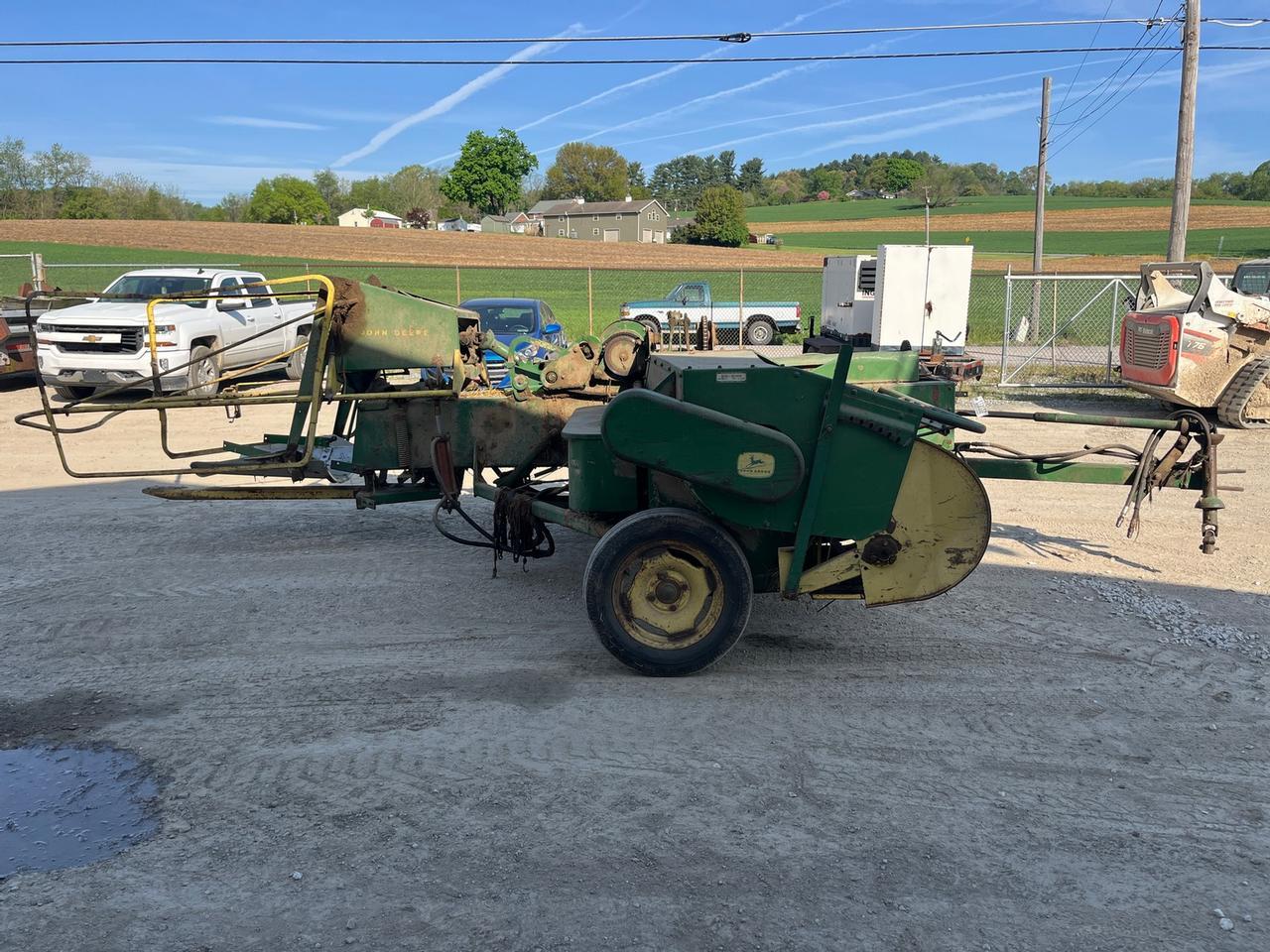 John Deere 24T Square Baler