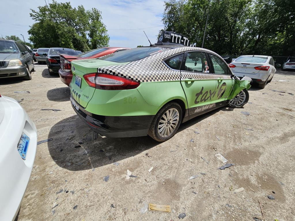 2013 Ford Fusion Hybrid Tow#1617