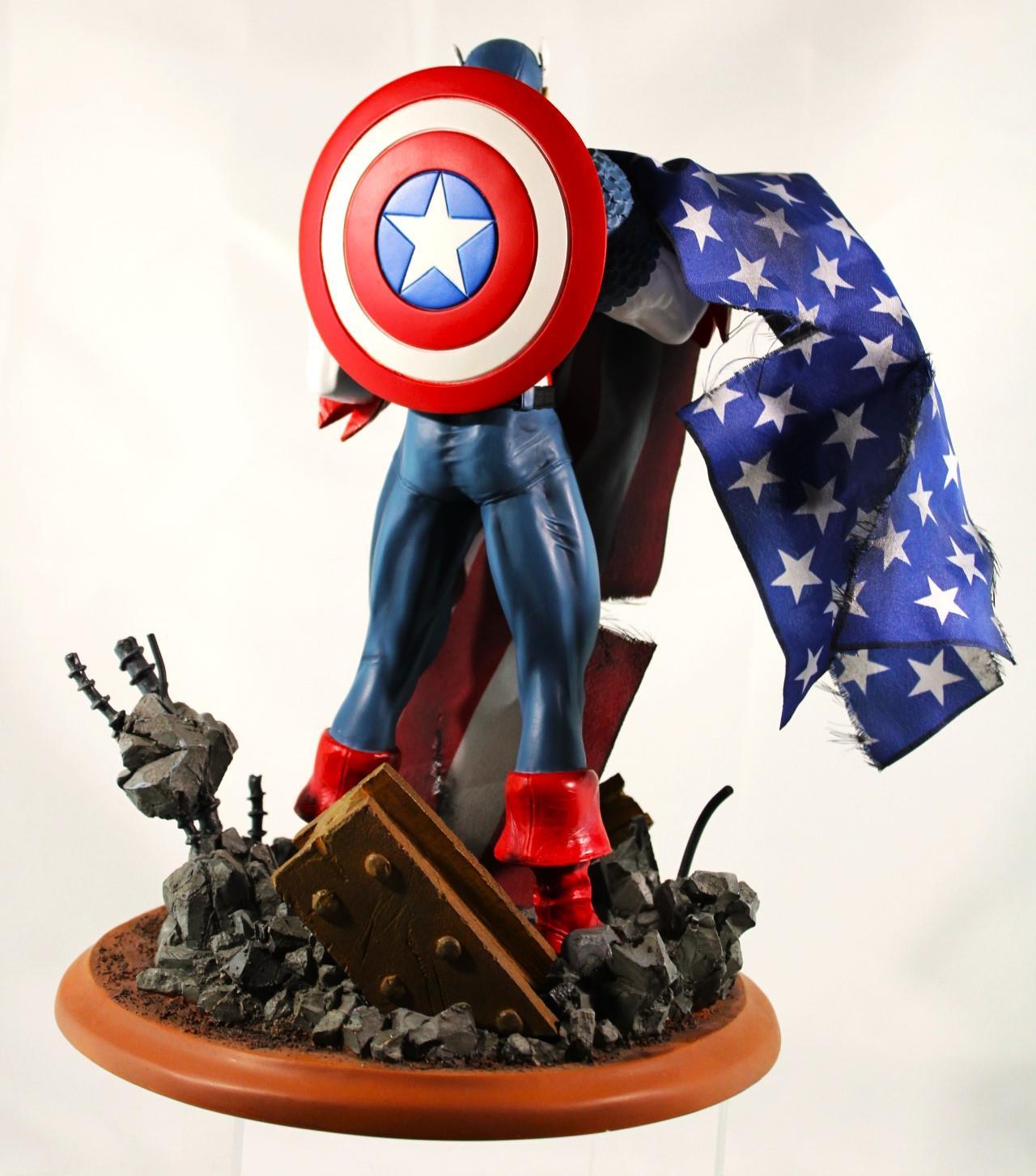 MARVEL MILESTONES CAPTAIN AMERICA STATUE