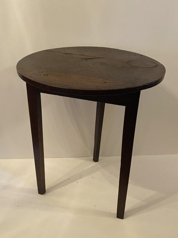 THREE LEG TABLE