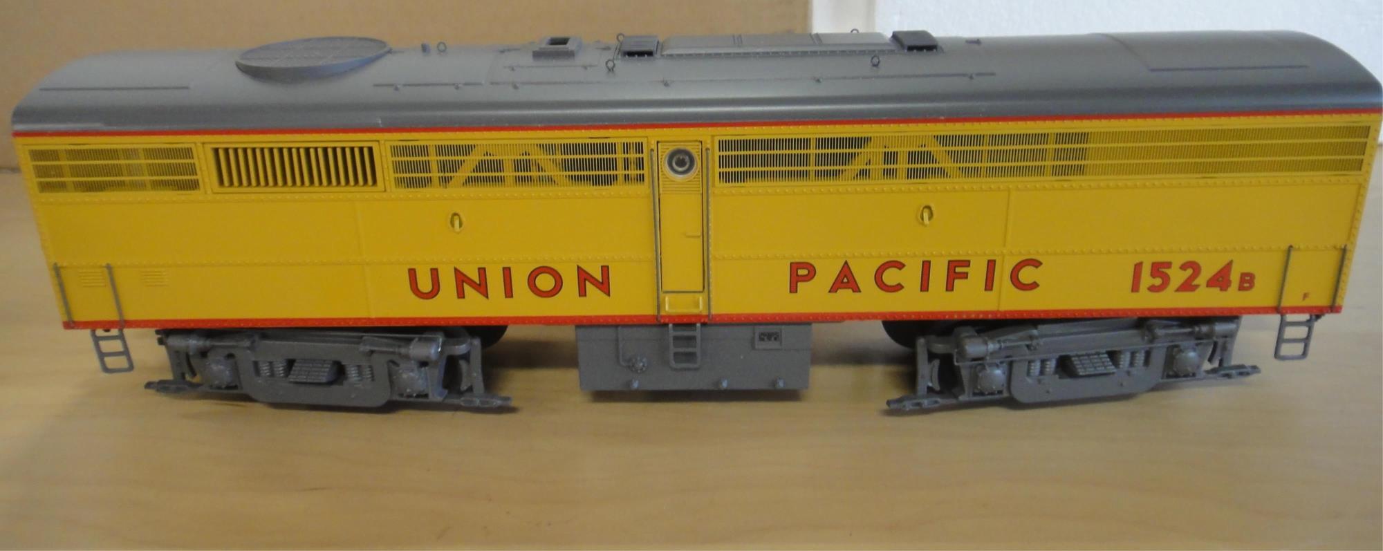 MTH  UP  FA-2 ABA DIESEL SET WITH ADD ON B UNIT