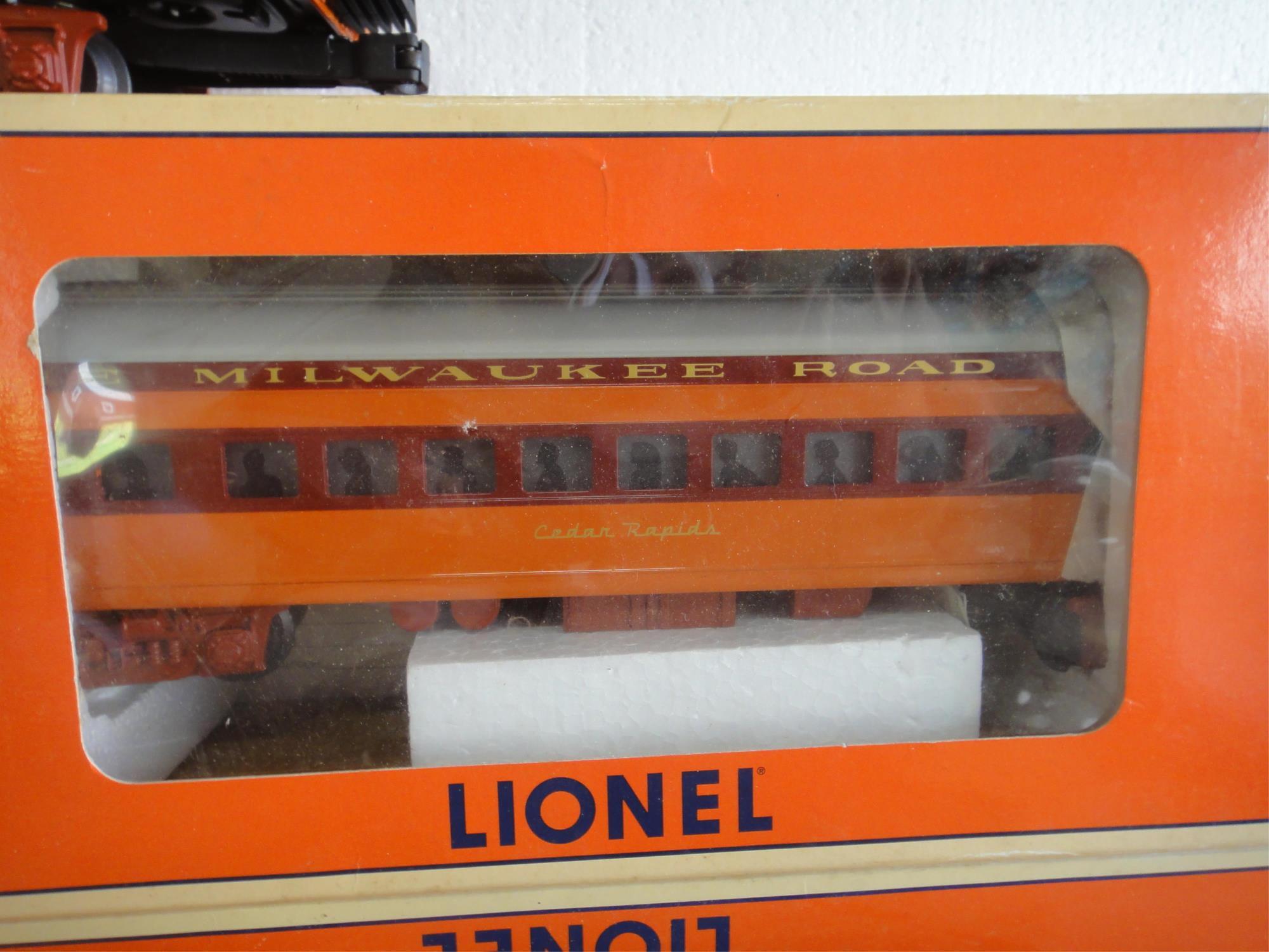 LIONEL 5  ALUMINUM PASSENGER CARS MILWAUKEE RD