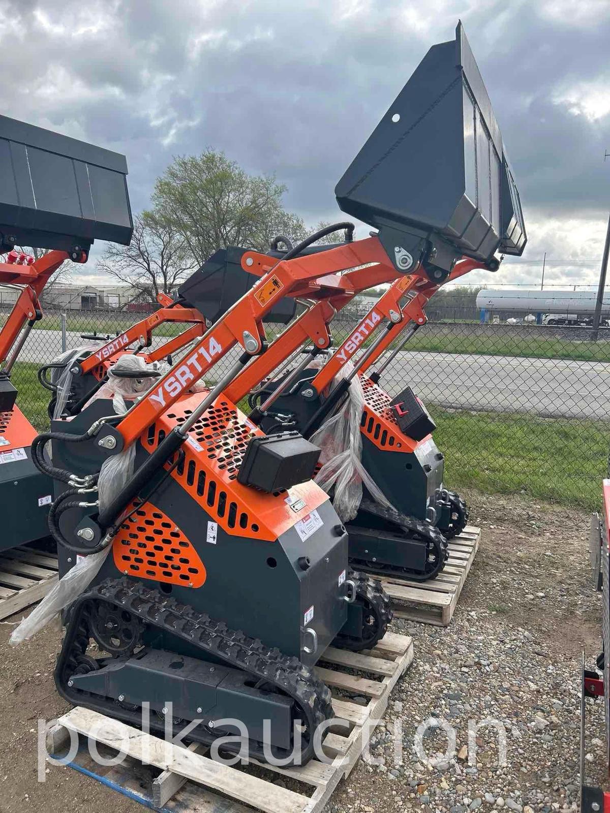 MINI SKIDSTEER LOADER