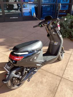 SWFT Maxx Electric Moped