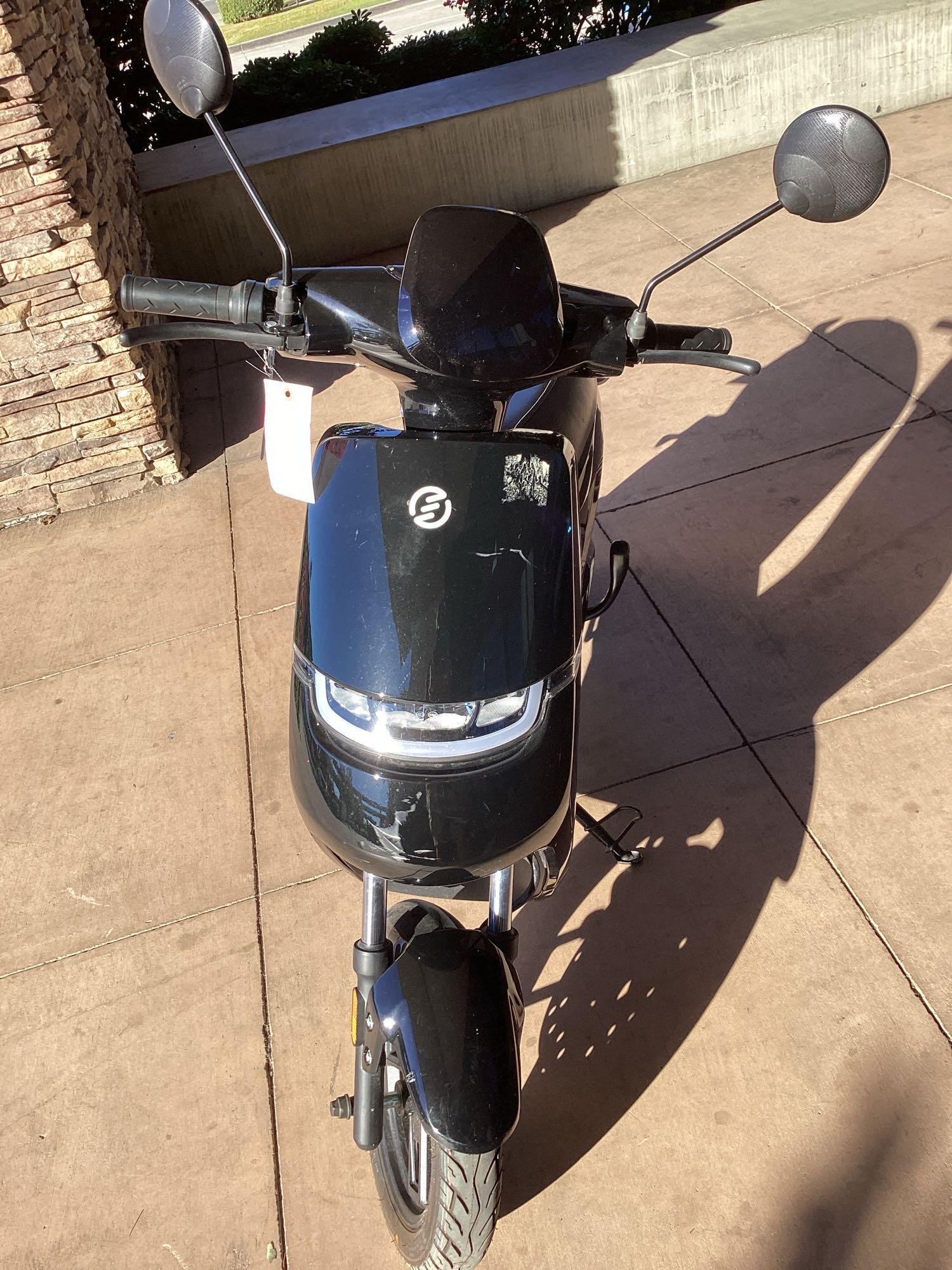 SWFT Maxx Electric Moped