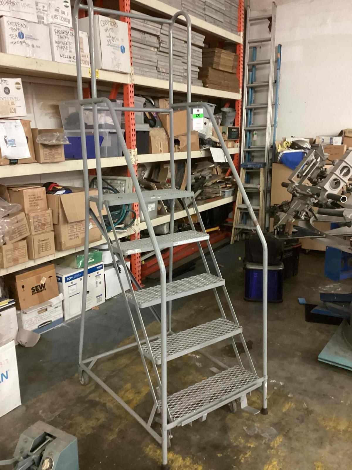 Uline 7.5ft.Tall Step Up Ladder