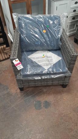 (2) Outdoor Patio Seating Chairs