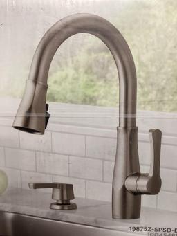 Delta Owendale Pull Down Kitchen Faucet in Stainless Finish