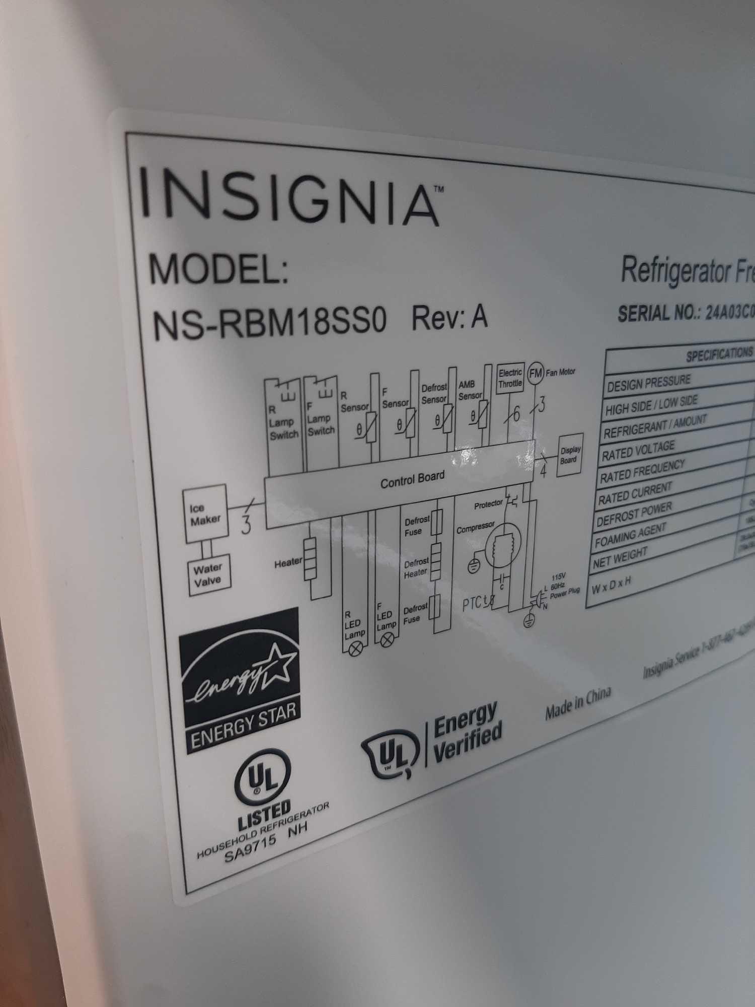 Insignia 18.6 Cu. Ft. Bottom Freezer Refrigerator*COLD*PREVIOUSLY INSTALLED*